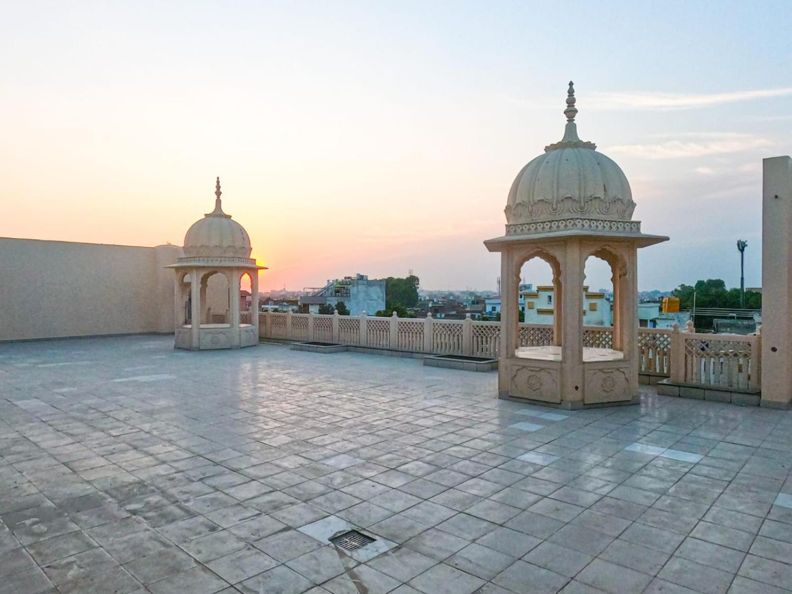 Hotel The Taj Vista Agra- Walking Distance To Taj Mahal Agra  Exterior foto