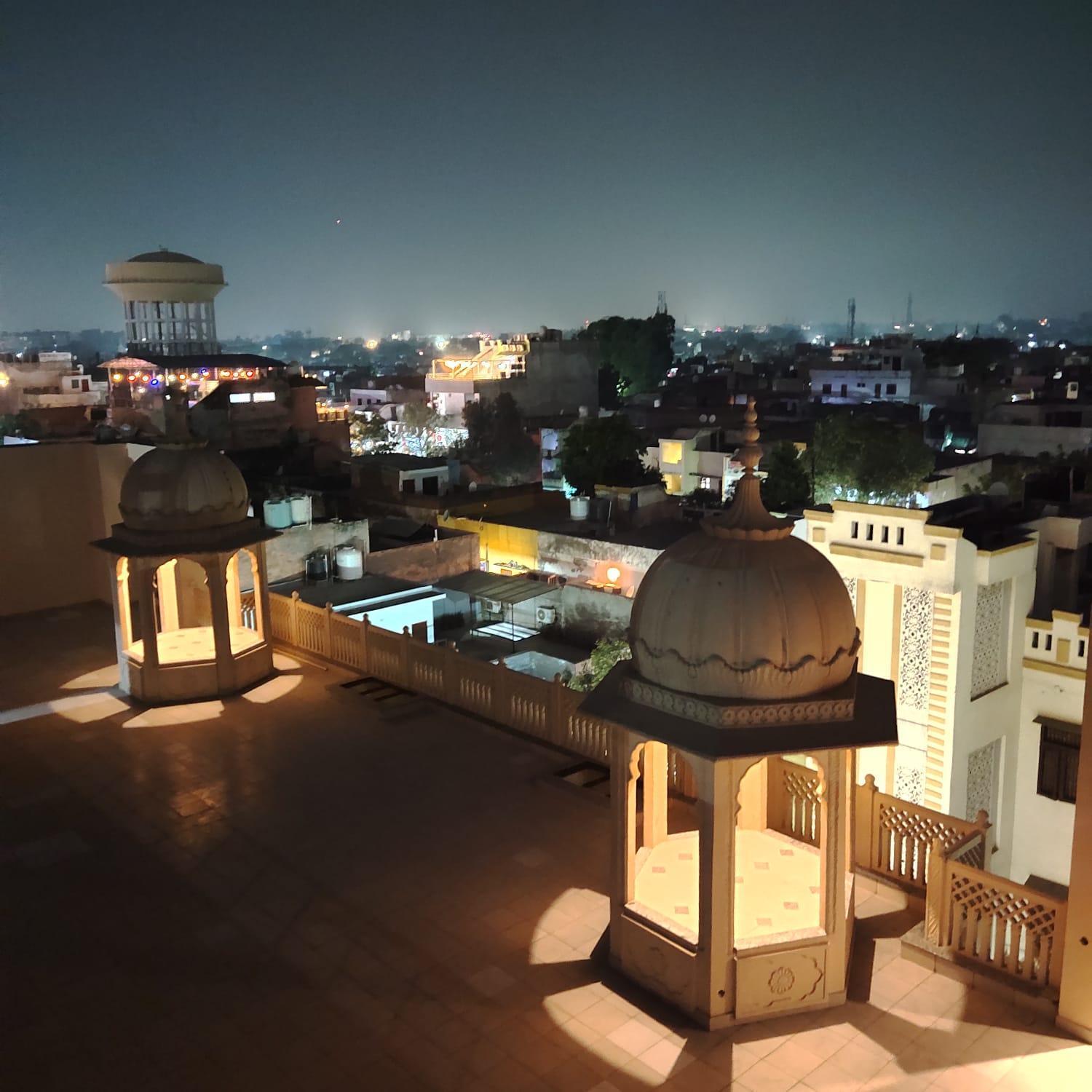 Hotel The Taj Vista Agra- Walking Distance To Taj Mahal Agra  Exterior foto